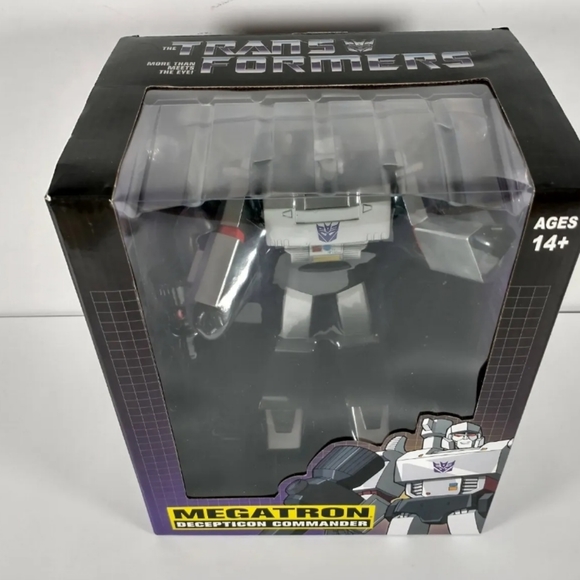 PCS Collectibles Transformers Megatron PVC 1/8 Collectible Statue Sealed 2021 - Picture 2 of 6